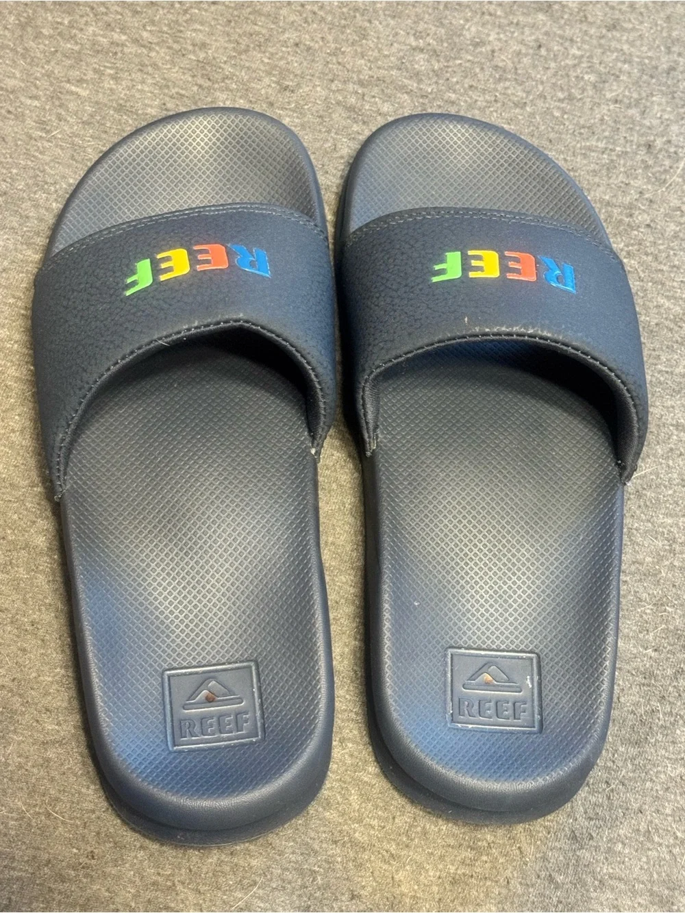 Reef Kids One Slide Sandals - Navy Blue Rainbow Logo - Size 4/5 (Y)